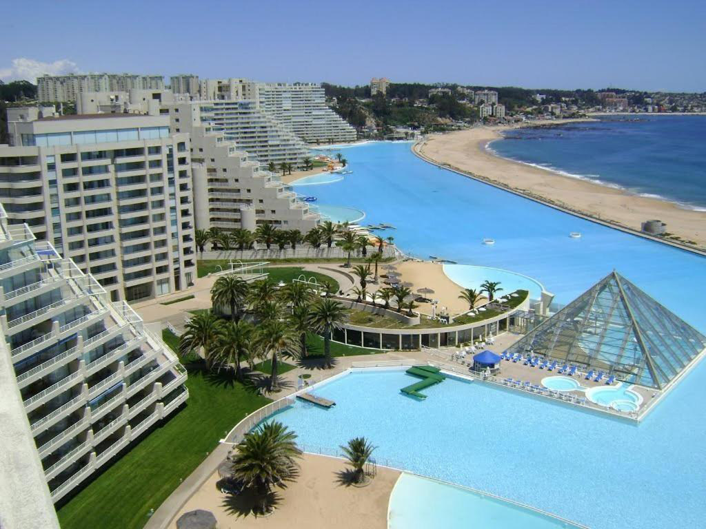 Edificios conjunto San Alfonso del Mar, Algarrobo